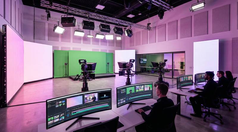 小马拉大车制片总监